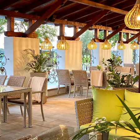 Hotel Istvan Parkhotel Es Gasztrofarm