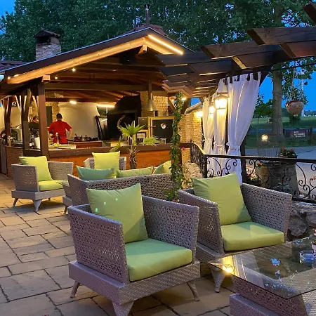 Hotel Istvan Parkhotel Es Gasztrofarm