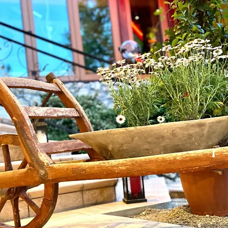 Istvan Parkhotel Es Gasztrofarm 3*