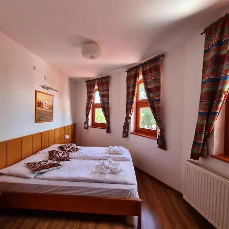 Istvan Parkhotel Es Gasztrofarm