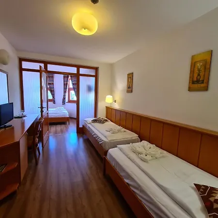 Hotel Istvan Parkhotel Es Gasztrofarm