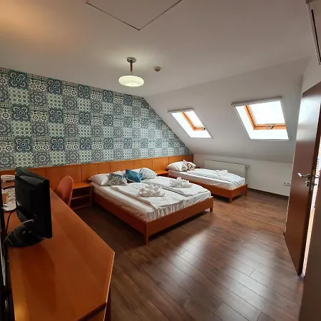 Istvan Parkhotel Es Gasztrofarm 3* Sormás