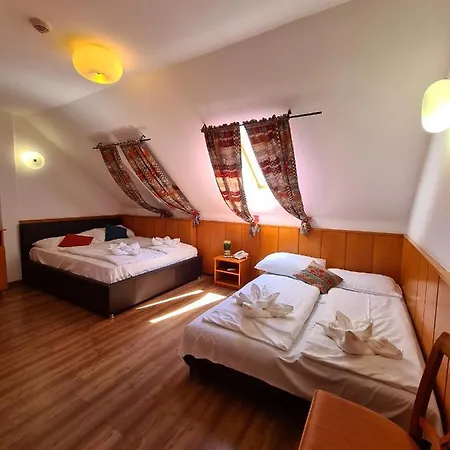 Hotel Istvan Parkhotel Es Gasztrofarm 3*