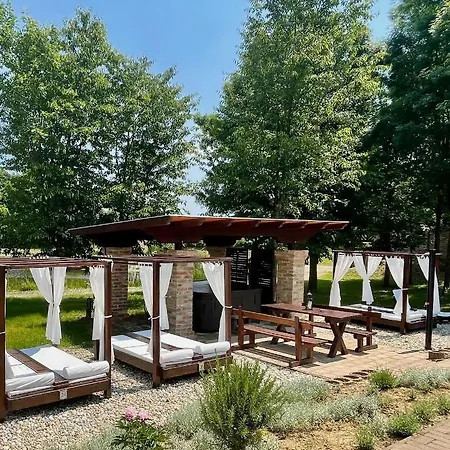 Istvan Parkhotel Es Gasztrofarm 3* Sormás