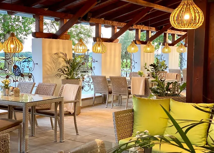 Hotel Istvan Parkhotel Es Gasztrofarm
