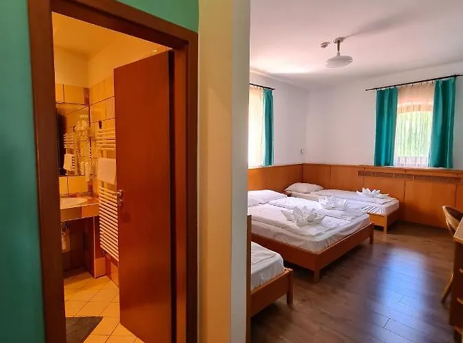 Hotel Istvan Parkhotel Es Gasztrofarm 3*