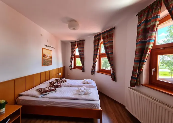 Istvan Parkhotel Es Gasztrofarm