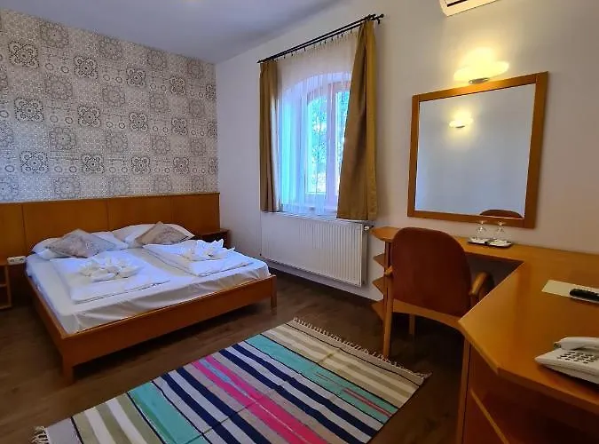 Istvan Parkhotel Es Gasztrofarm