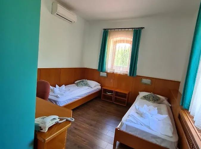 István Parkhotel és Gasztrofarm Hotel 3*